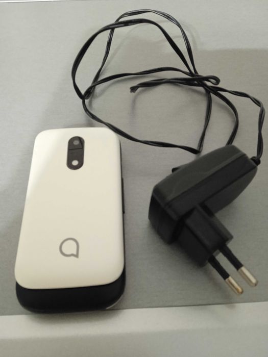 Telefon komórkowy alcatel z klapką