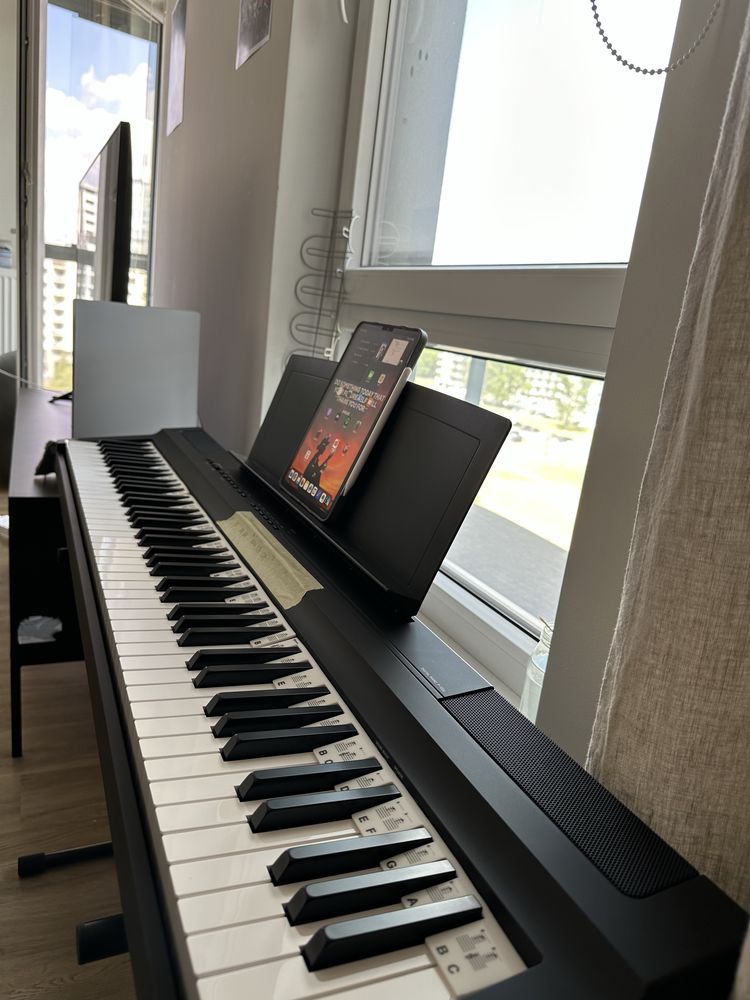 Yamaha 120aB Piano - Like new