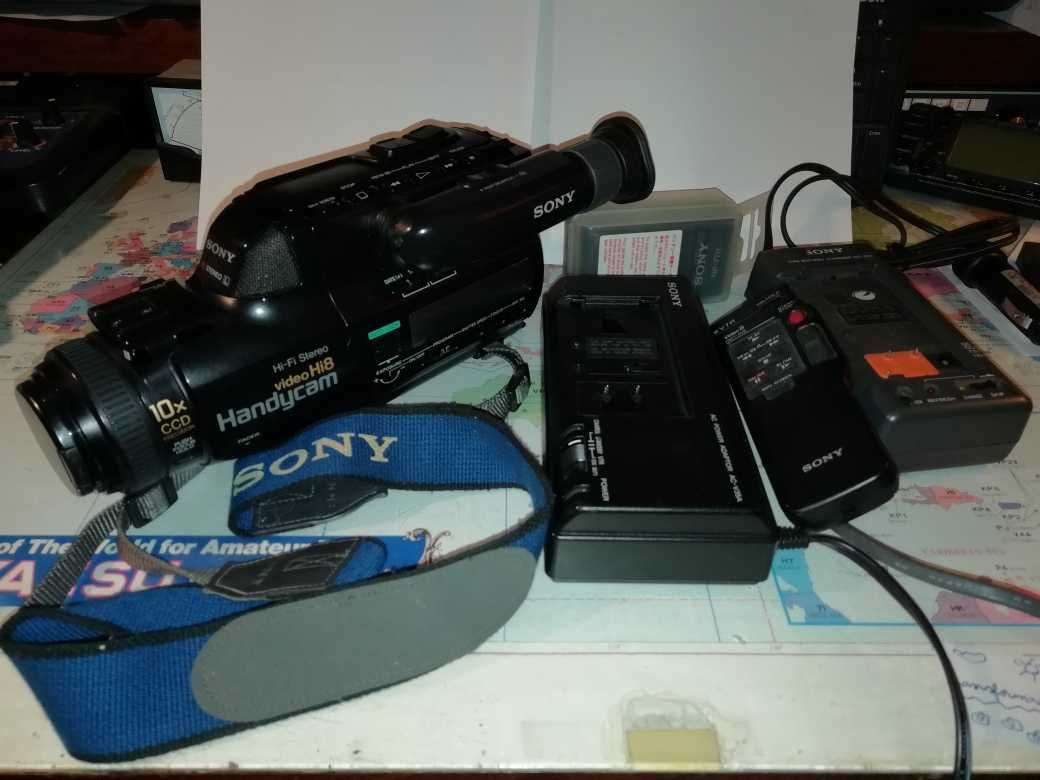 Câmera Sony CCD-FX700E