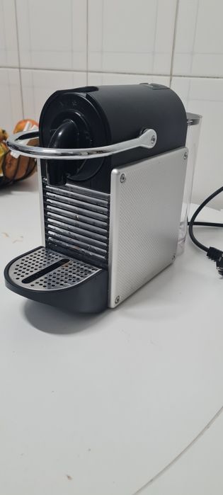 Maquina cafe nespresso impecável