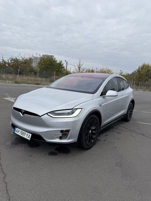Тесла модел Х 90D максимальная комплектация 3 рядная