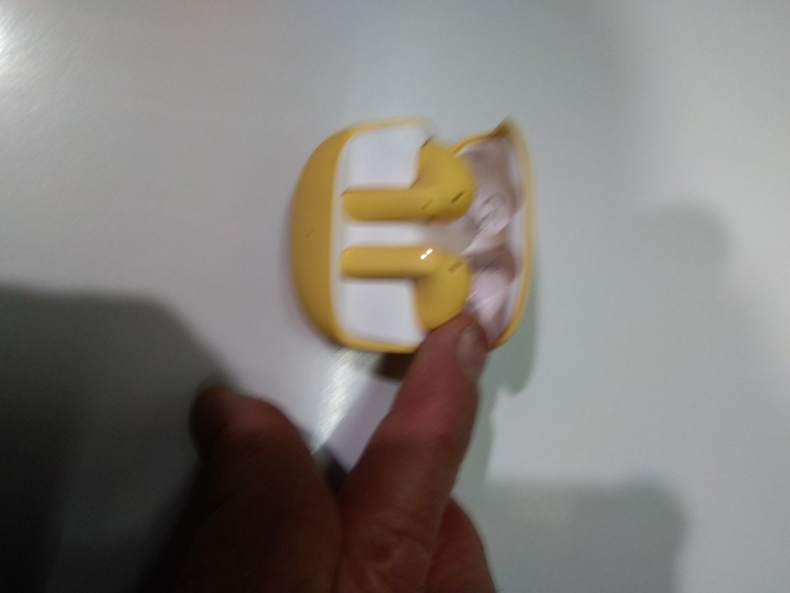 Auricular bluetooth amarelo