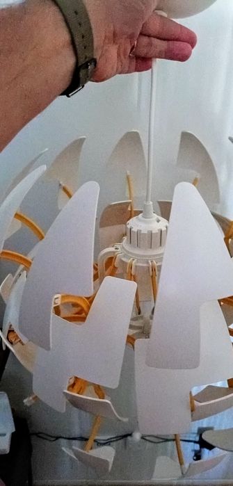 Candeeiro IKEA PS2014 amarelo e branco