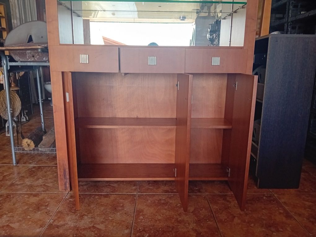 Movel expositor.