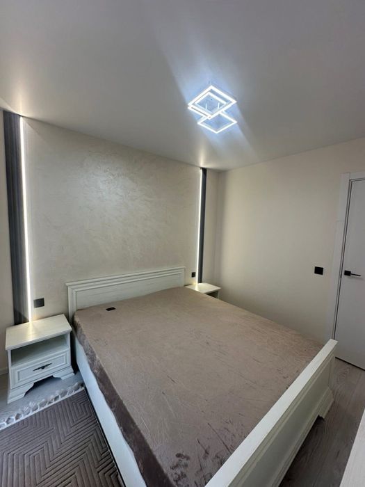 Продаж сучасної 2 кімнатної квартири по вул. Смакули