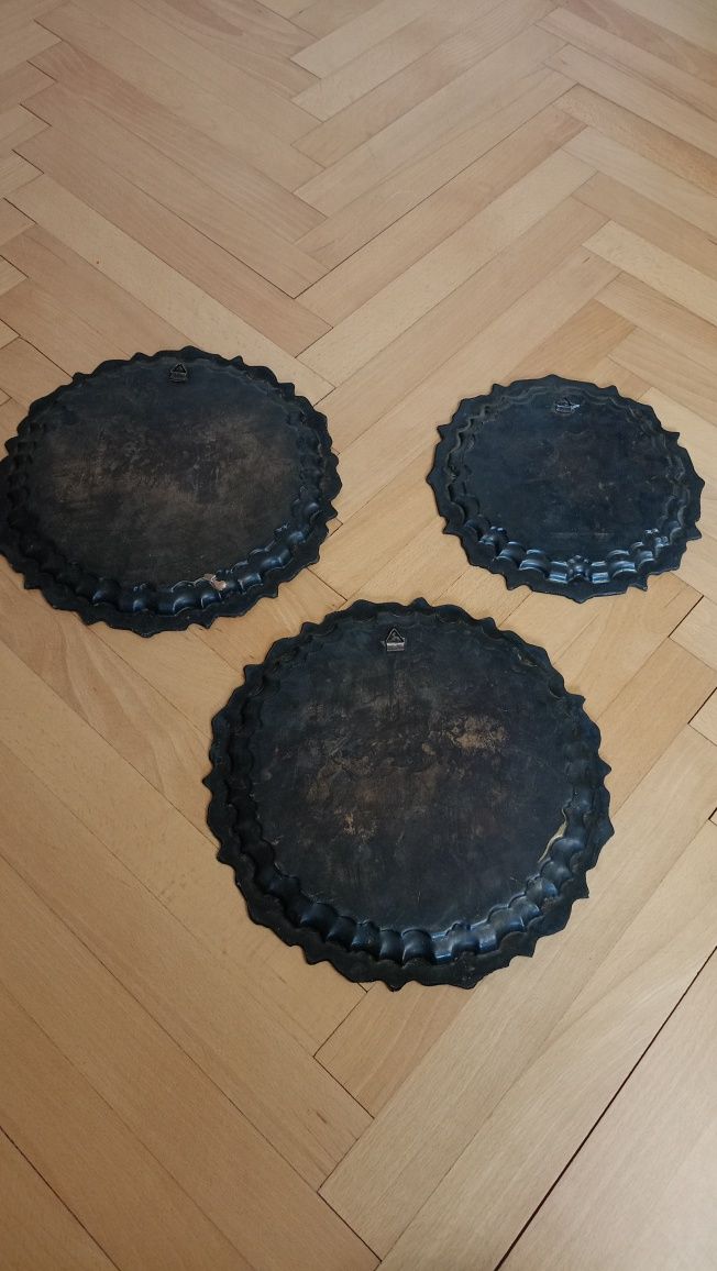 Komplet metalowych, ozdobnych talerzy z Egiptu