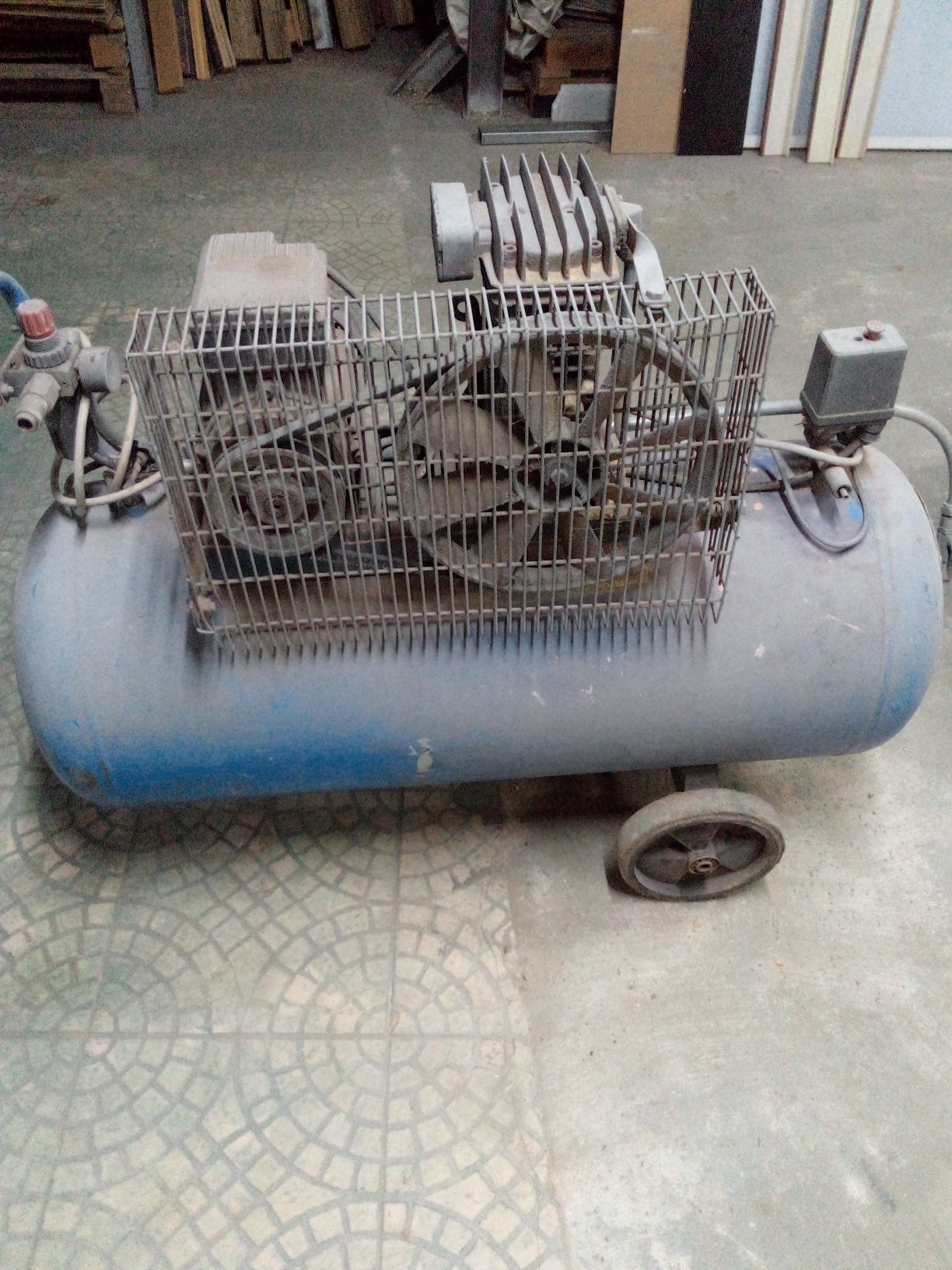 Compressor de 100 Litros