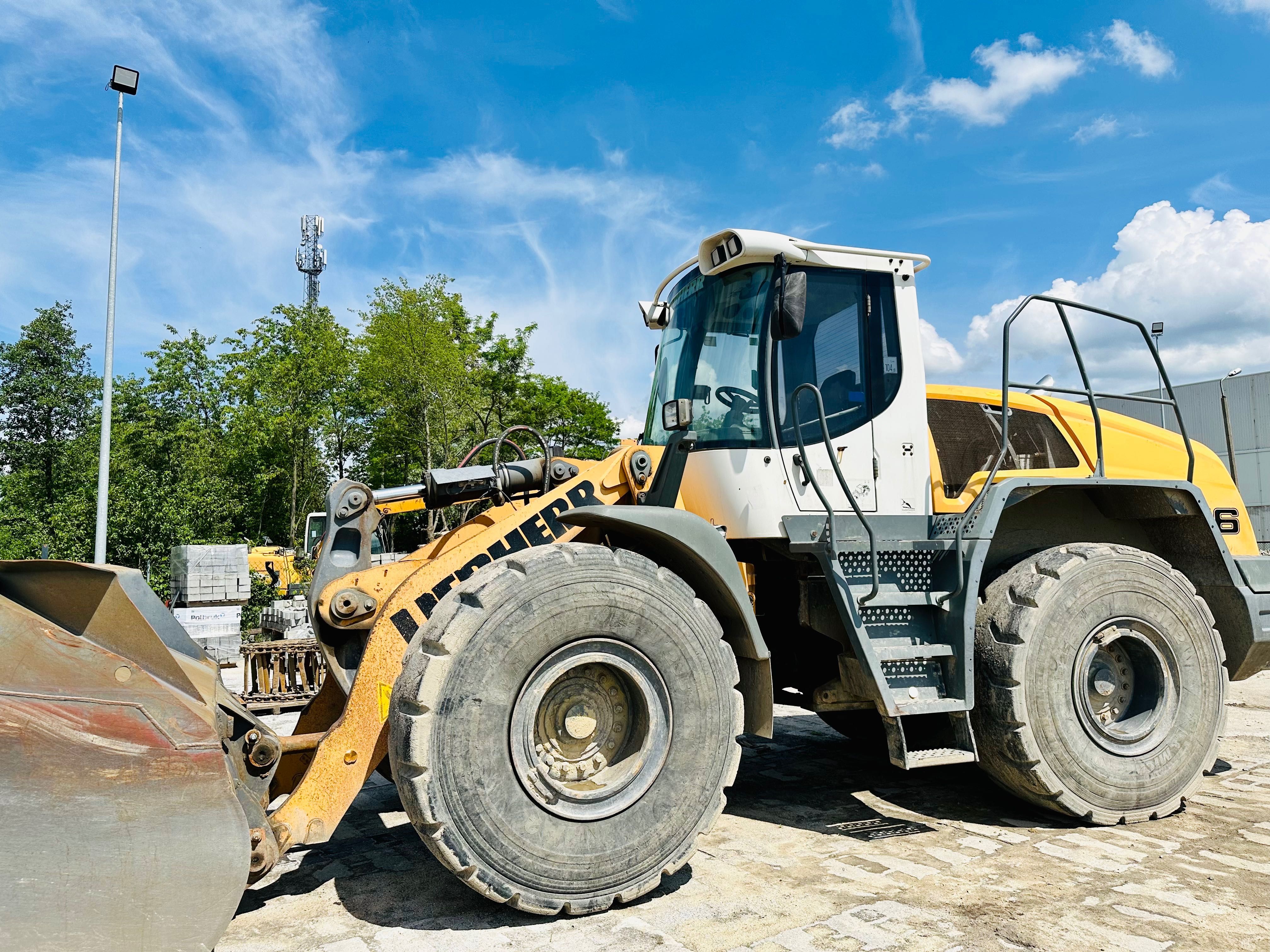 Ładowarka Liebherr L556 ZADBANA