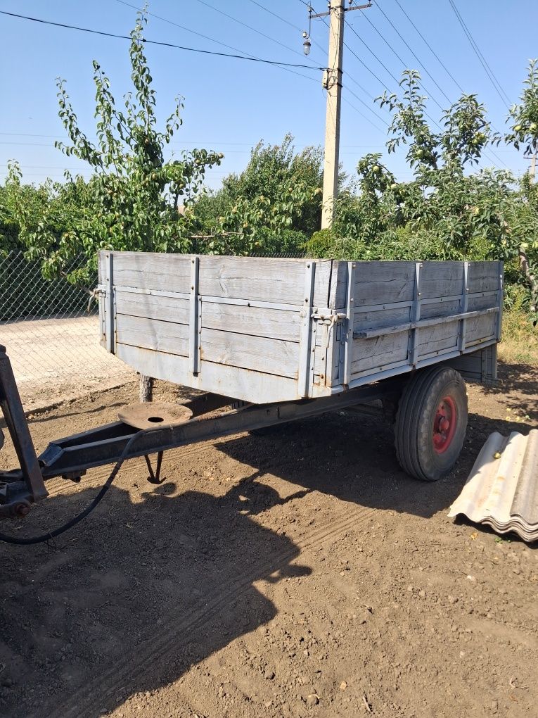 Продам трактор МТЗ-80 з причепом 1ПТС2
