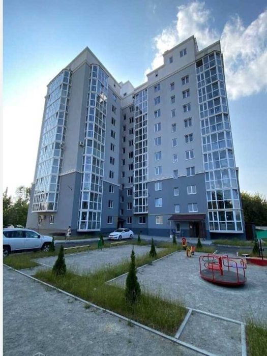Продам 2к квартиру в новобудові, 64кв.м. в цеглі, центр