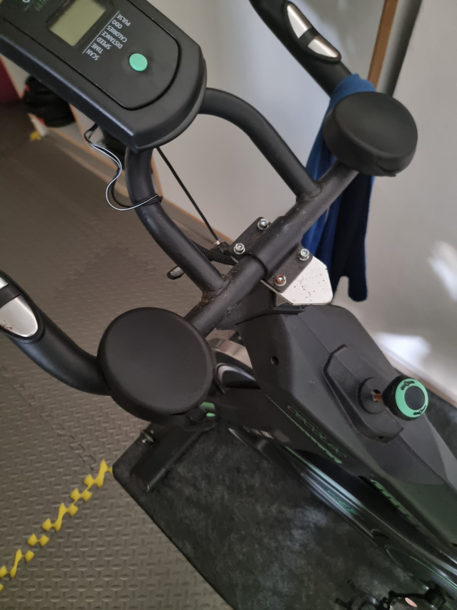 Bicicleta indoor cecotec ultraflex 25.