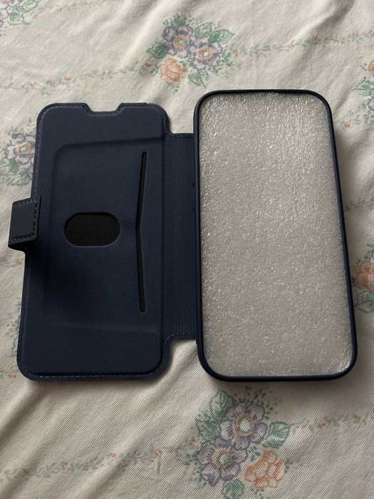 Capa Flip Cover Azul Escura nova Iphone 15