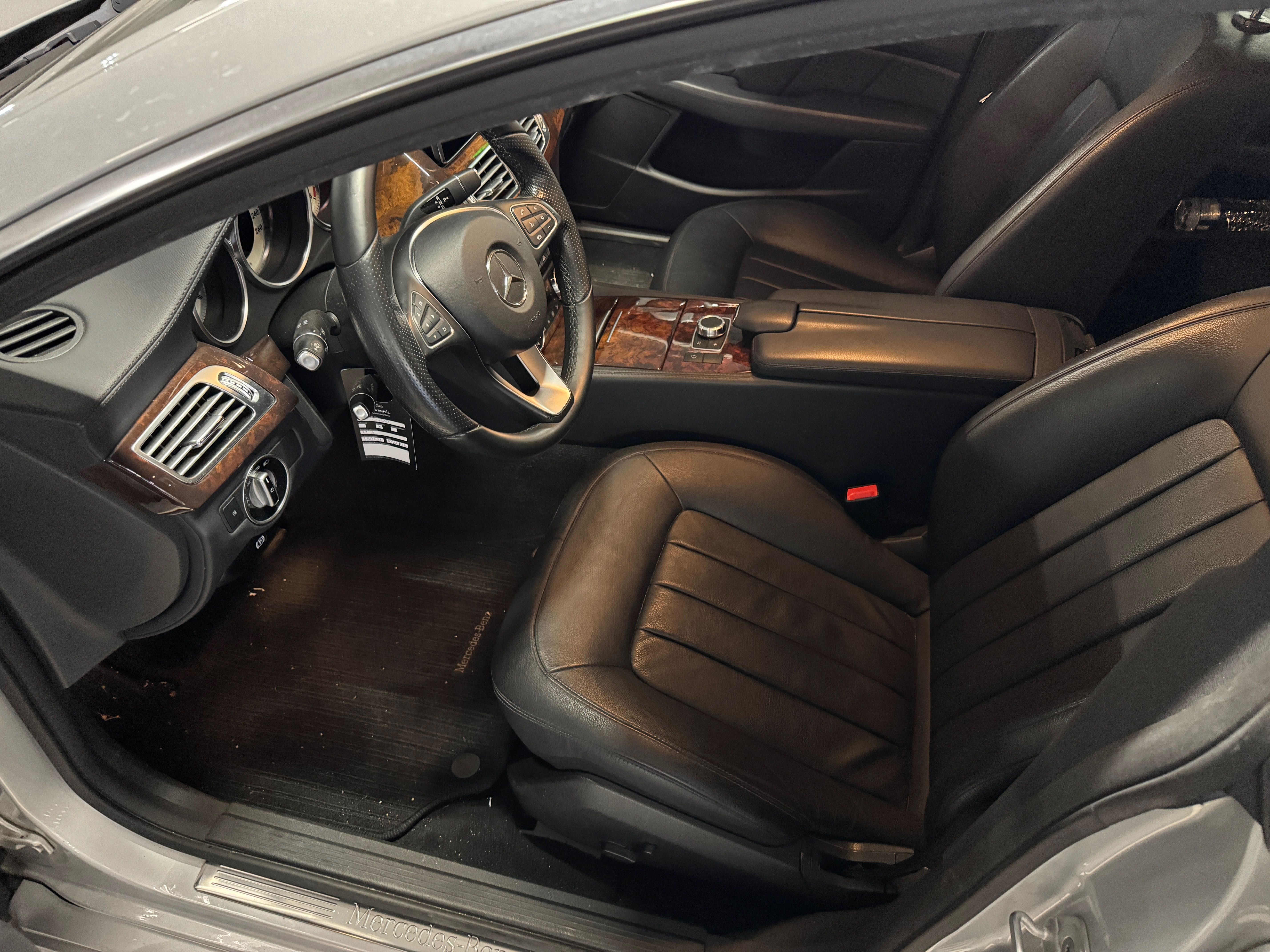 Mercedes-Benz CLS 350d 2016 — Elegância, Potência e Conforto Absoluto