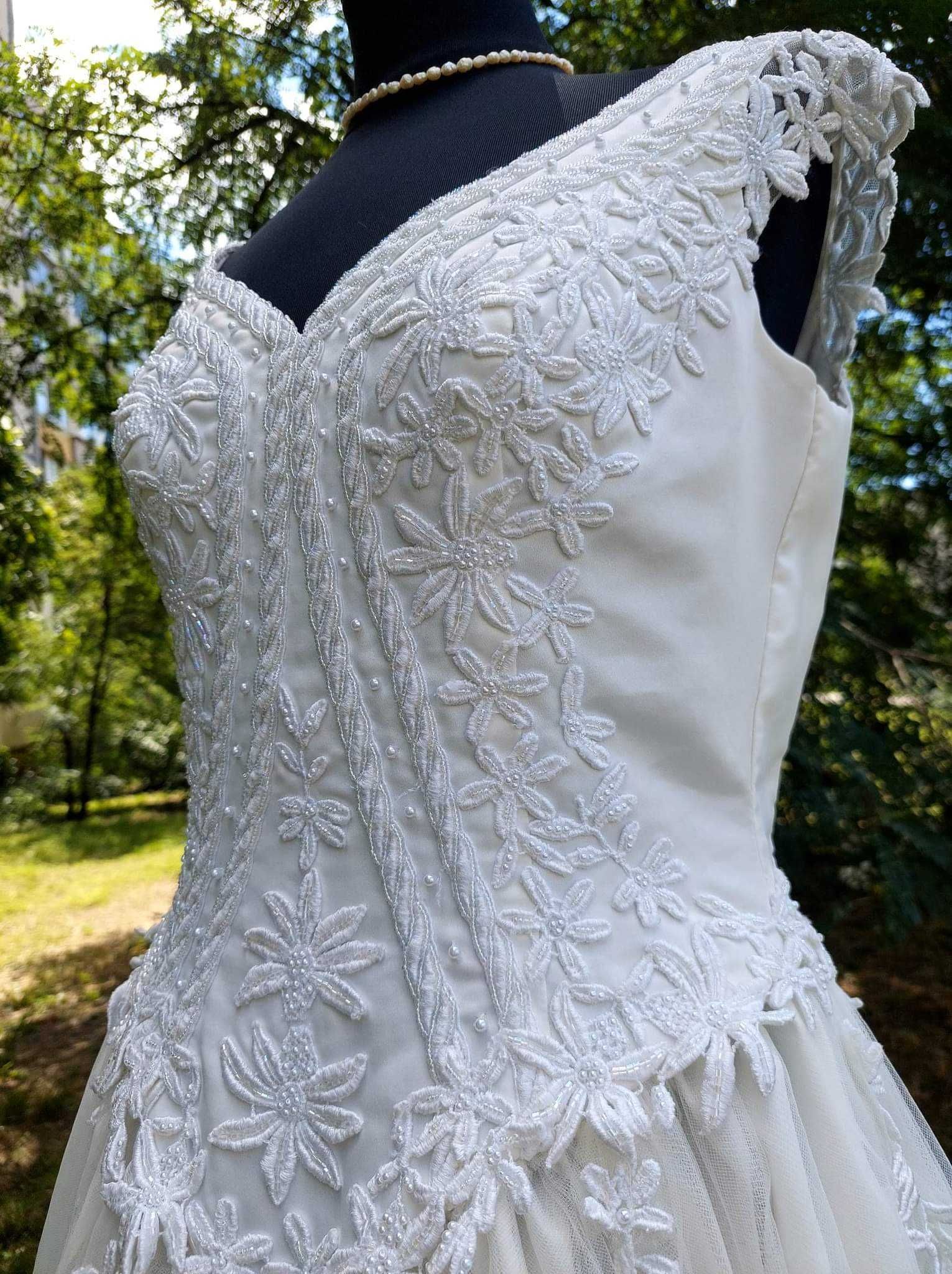 Королевское свадебное платье айвори со шлейфом, расшитое, пуговички