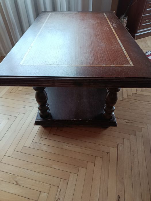 Журнальний столик