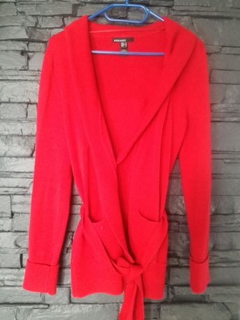 Modny czerwony sweter wiązany L