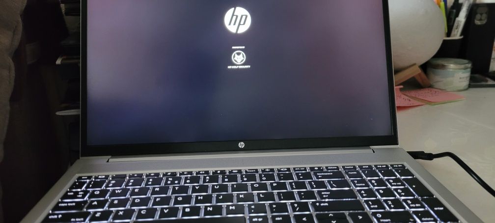 Ноутбук NP в идеальном состоянии
