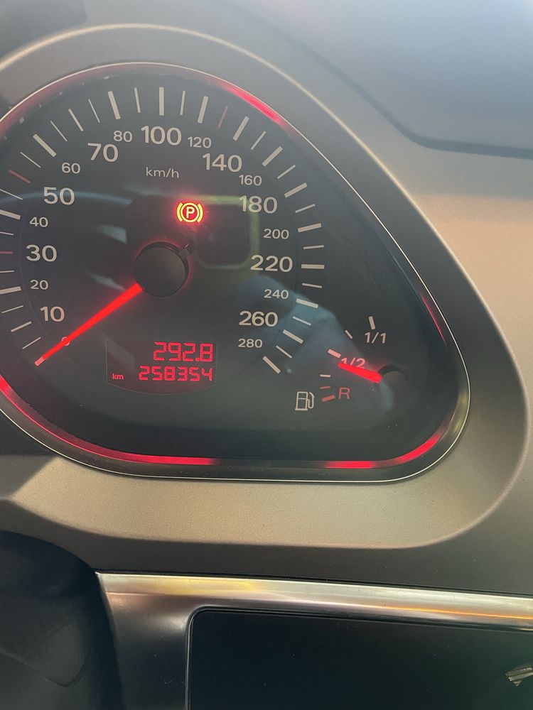 Продаю Audi A6 Quattro 3.2