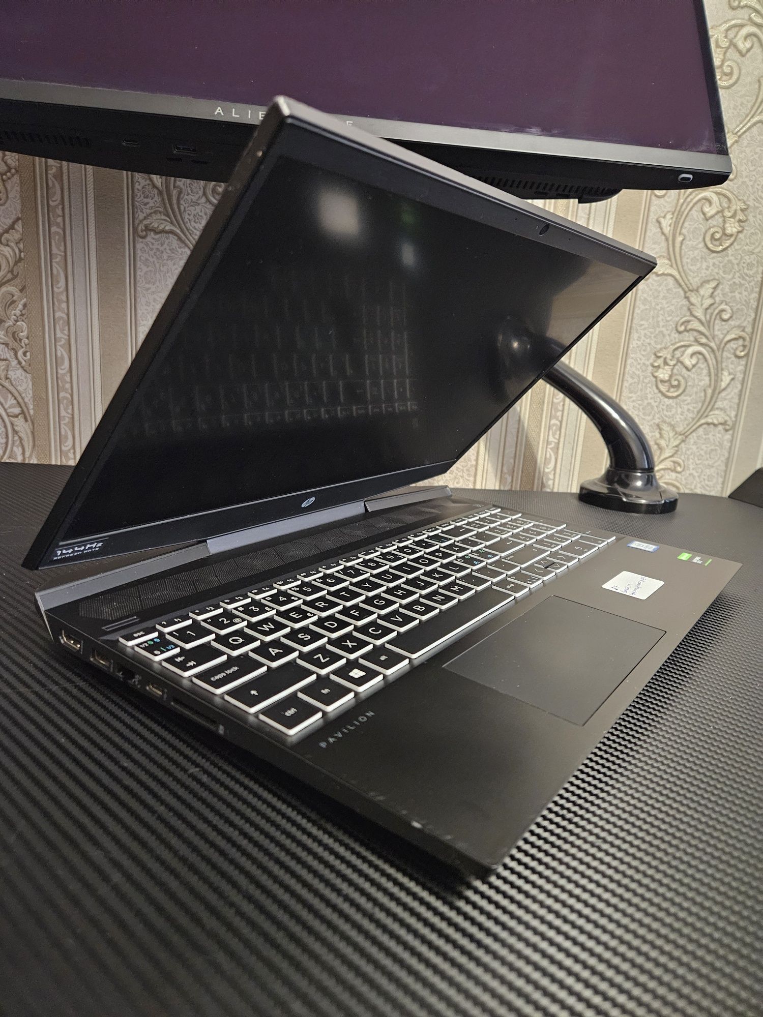 HP Omen 15.6 144hz | i5 9300h GTX 1650 4GB 8gb ddr4 512gb ssd | S.4