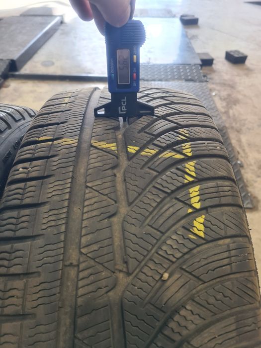Opony zimowe 225 / 45 18'  Michelin Pilot Alpin 4 PA4 MO 5.5-6mm ładne