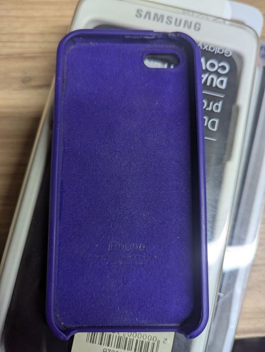 Чехол на iPhone SE б/у