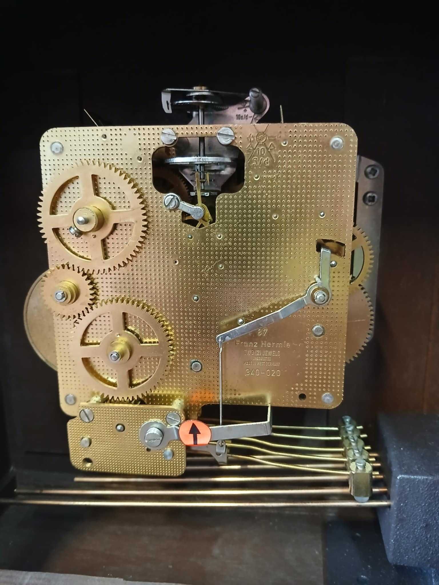 Zegar Kominkowy Tempus Fugit z mechanizmem Franz Hermle 2 Jewels