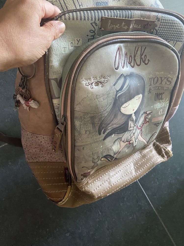 Mochila escolar anekke como nova