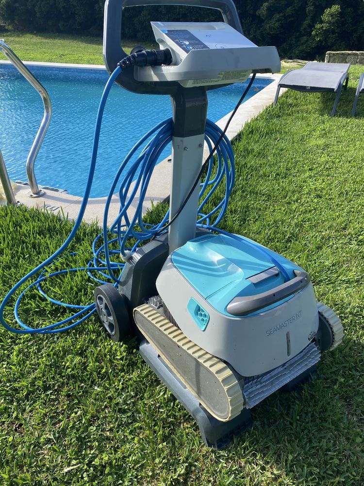 Robot limpeza piscina