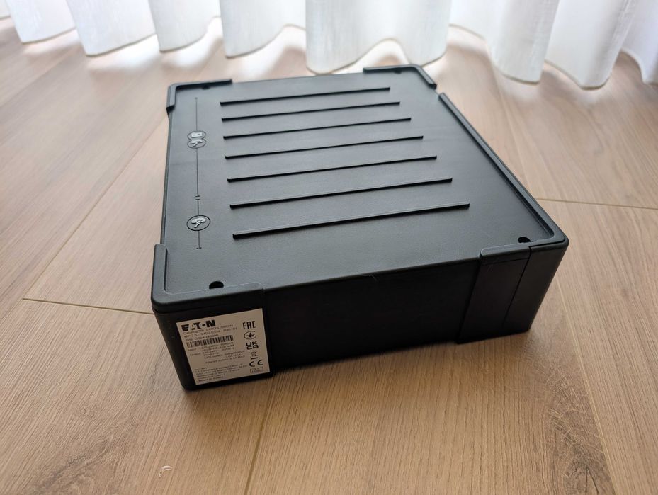 UPS Eaton Ellipse ECO USB DIN, 800 VA, 500 W (sem bateria)