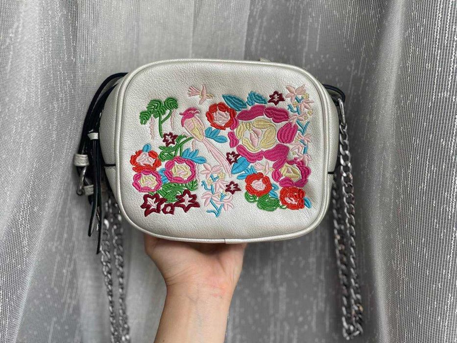 Сумочка з вишивкою