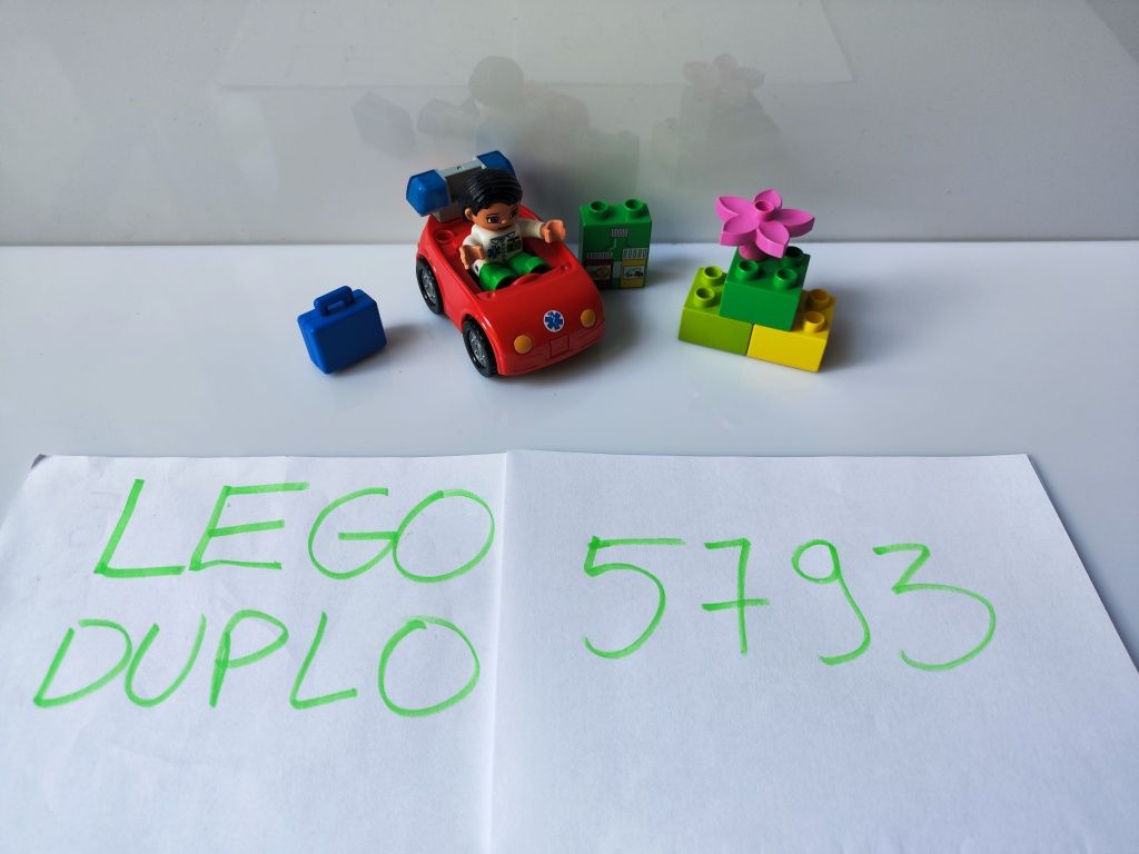 Zestaw klocków LEGO Duplo 5793 Samochód pielęgniarki