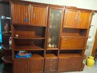 Mobilia de sala (sofá, armário/estante, arca, aparador)