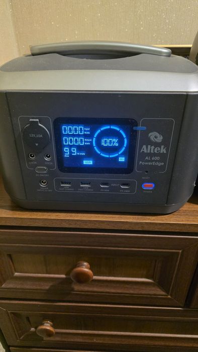 Зарядна станция Altek AL 600 PowerEdge