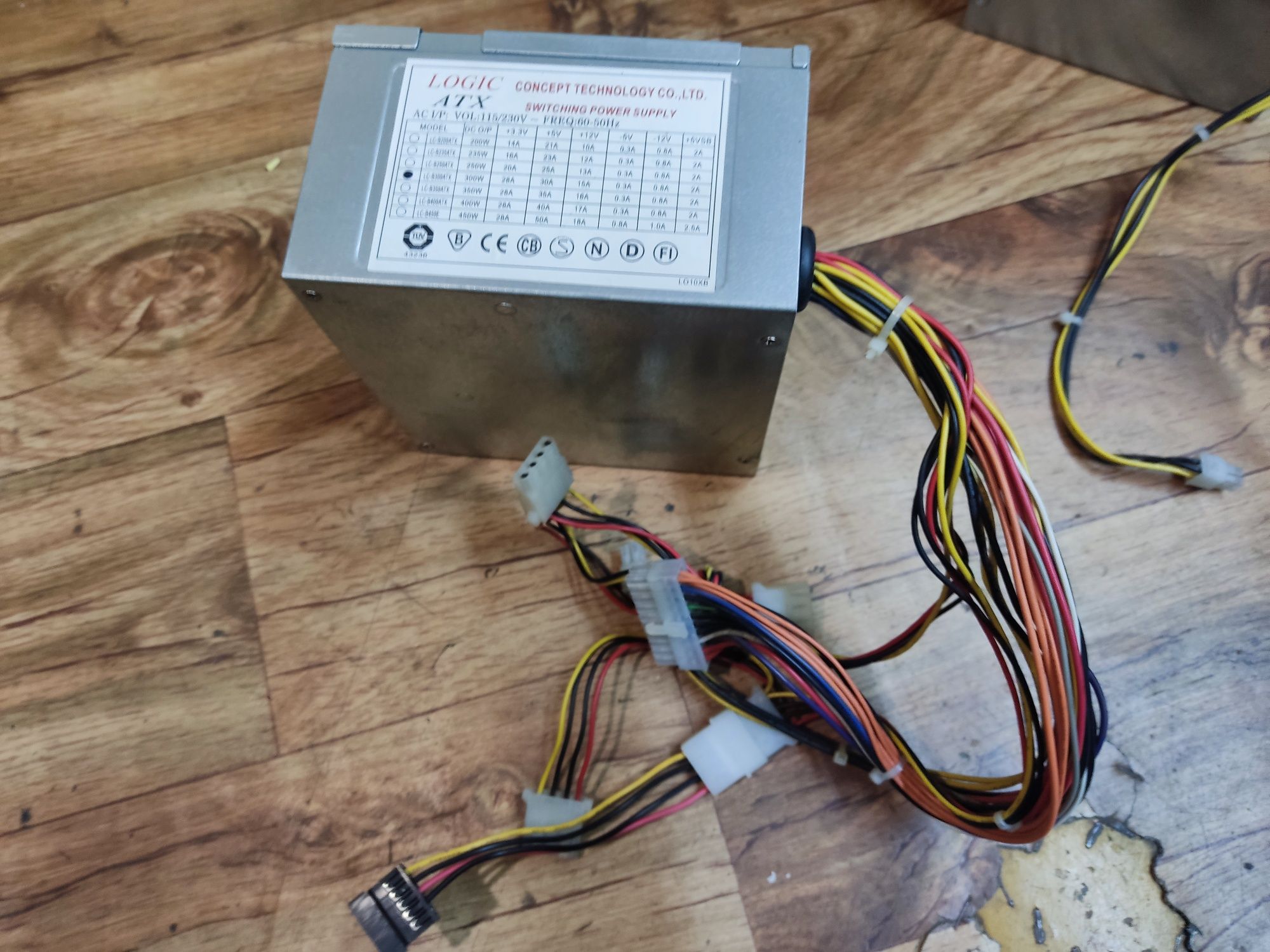 Zasilacz komputerowy DeskTop Atx SaTa 300 W HIT CENA ! LOGIC 300W