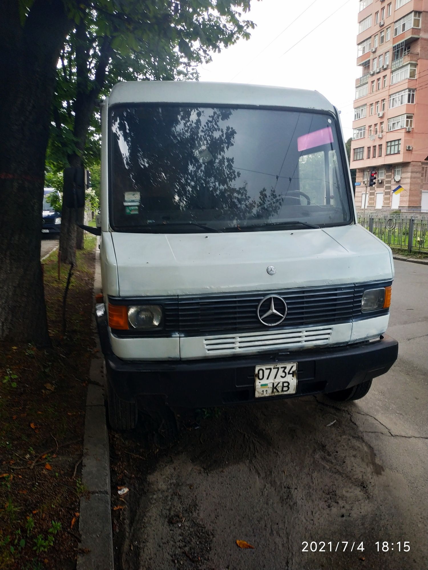 Продам mercedes-benz 709d