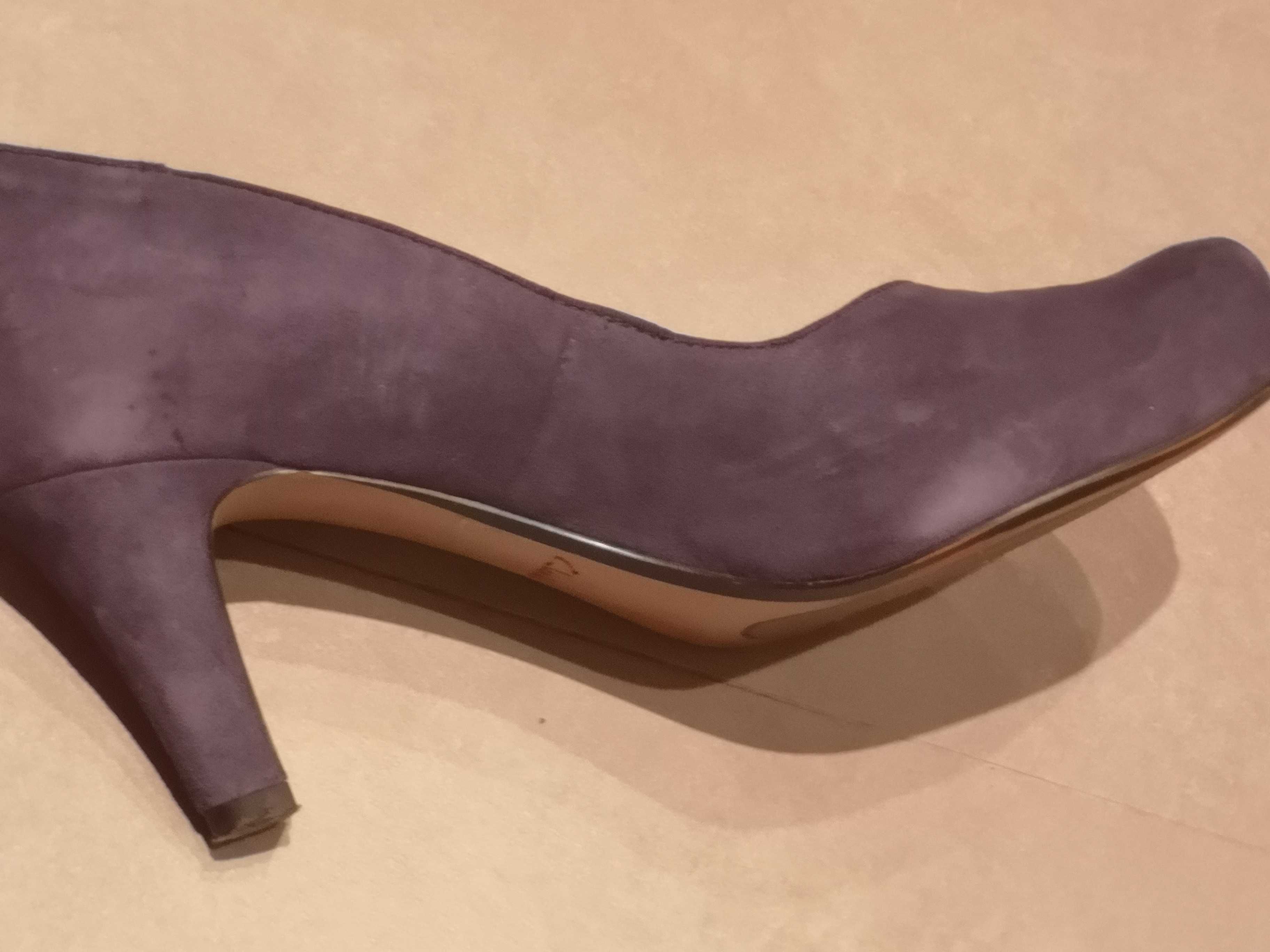 Piękne buty na wyższym, ale stabilnym obcasie Clarks 39