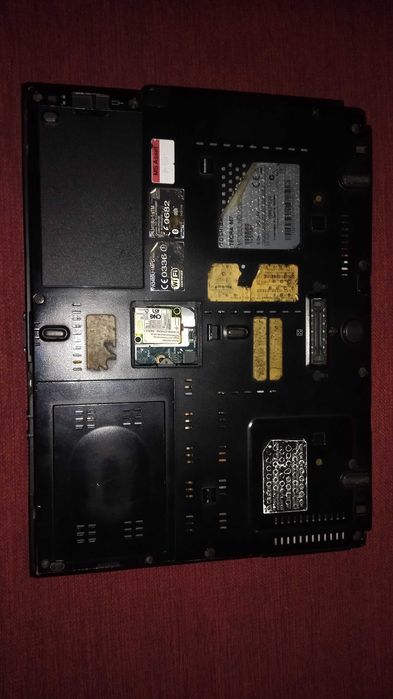 Продам ноутбук на запчастини або відновлення.