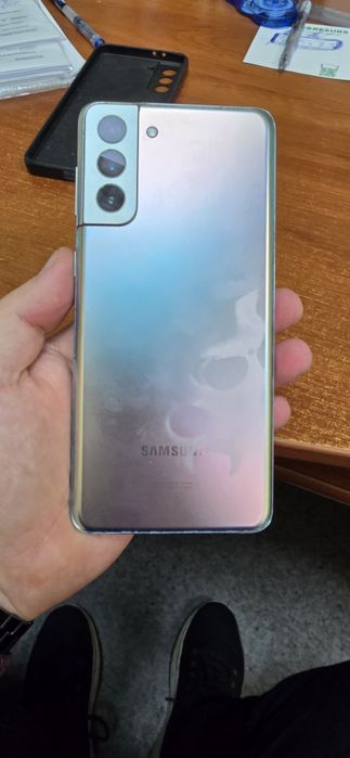 Продам samsung S21 Plus