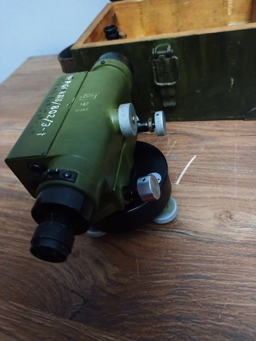 Niwelator pzo optyczny PRL NI 7