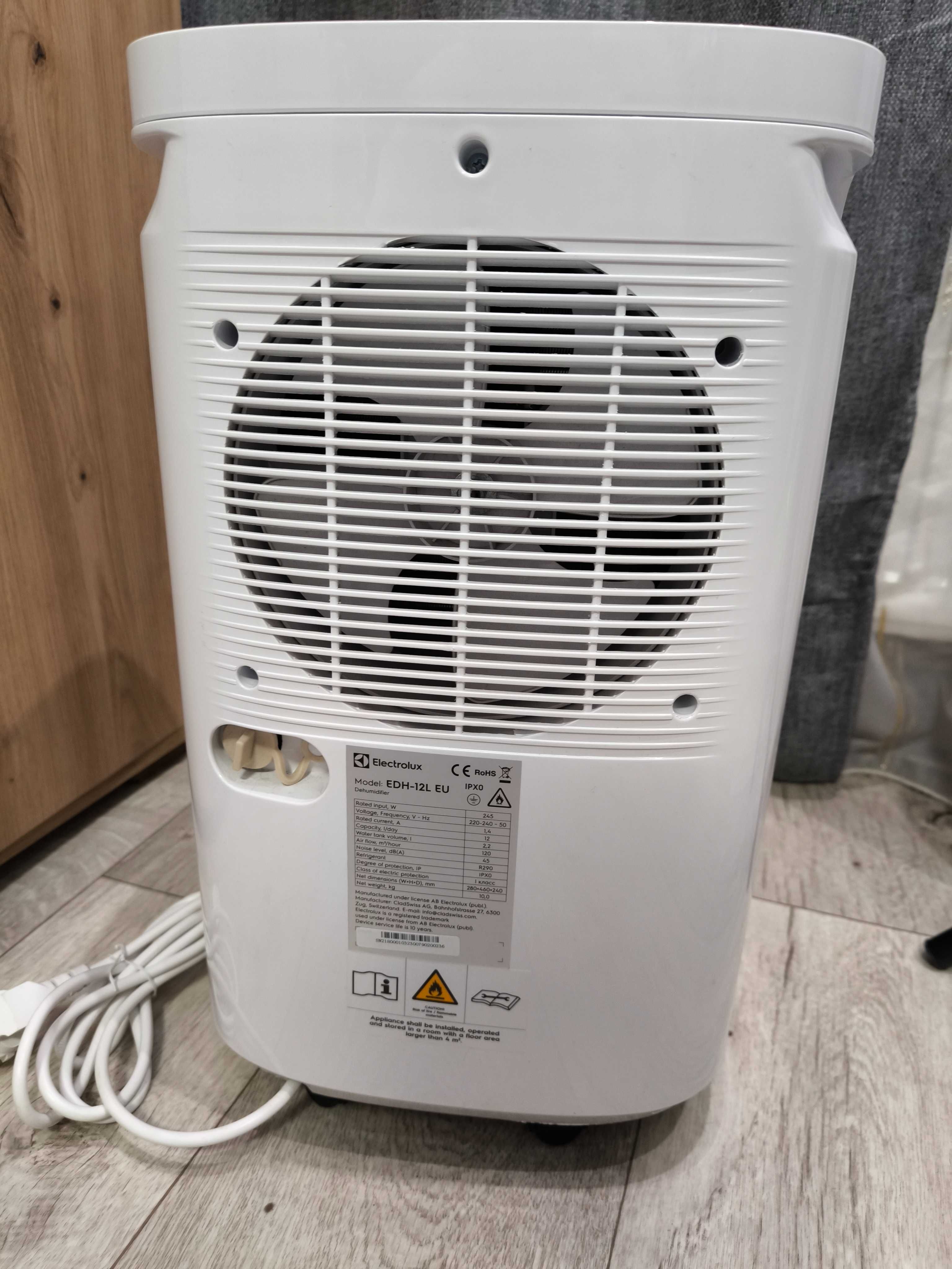 Осушитель воздуха Electrolux EDH-12L с функцией очистки воздуха
