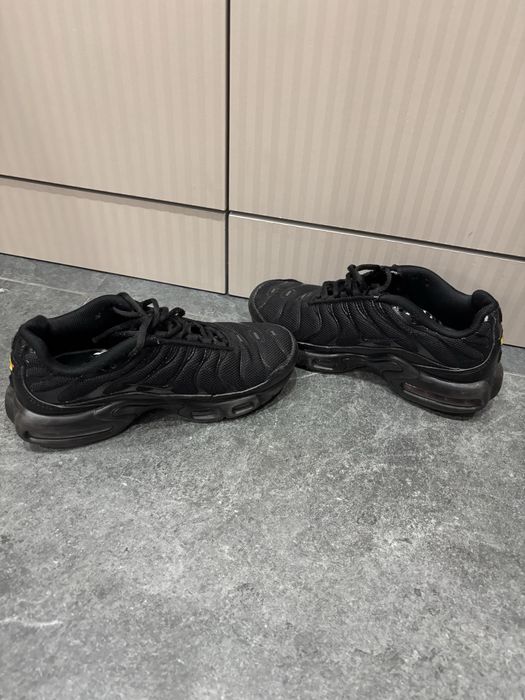 Дві пари кросовок найк тн чорні  і най аір макс 97