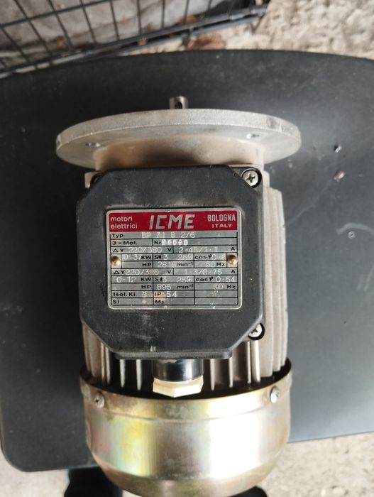 Электродвигатель фланцевый