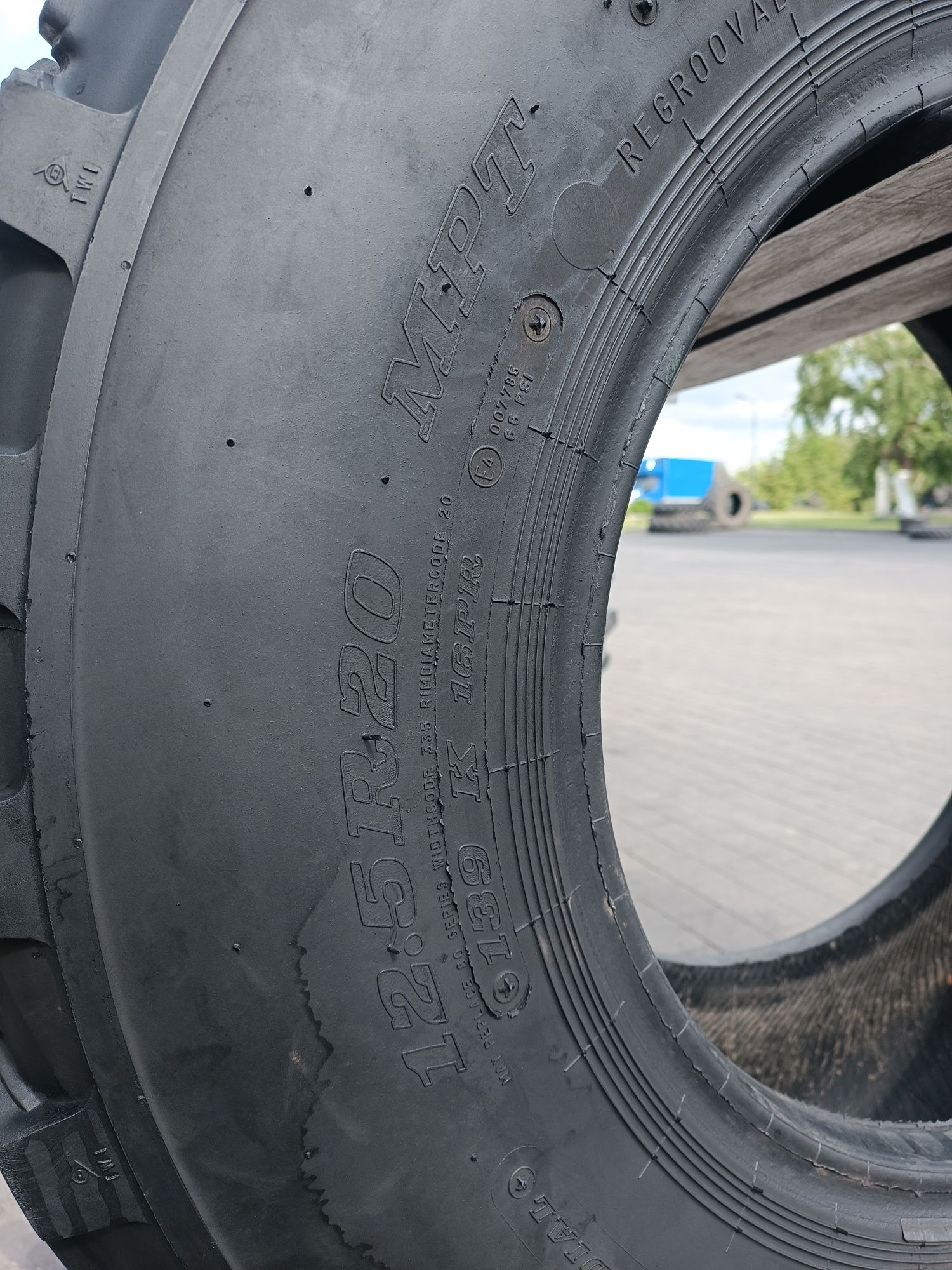 12.5R20 Dunlop SP PG3 opona przemysłowa 12.5-20