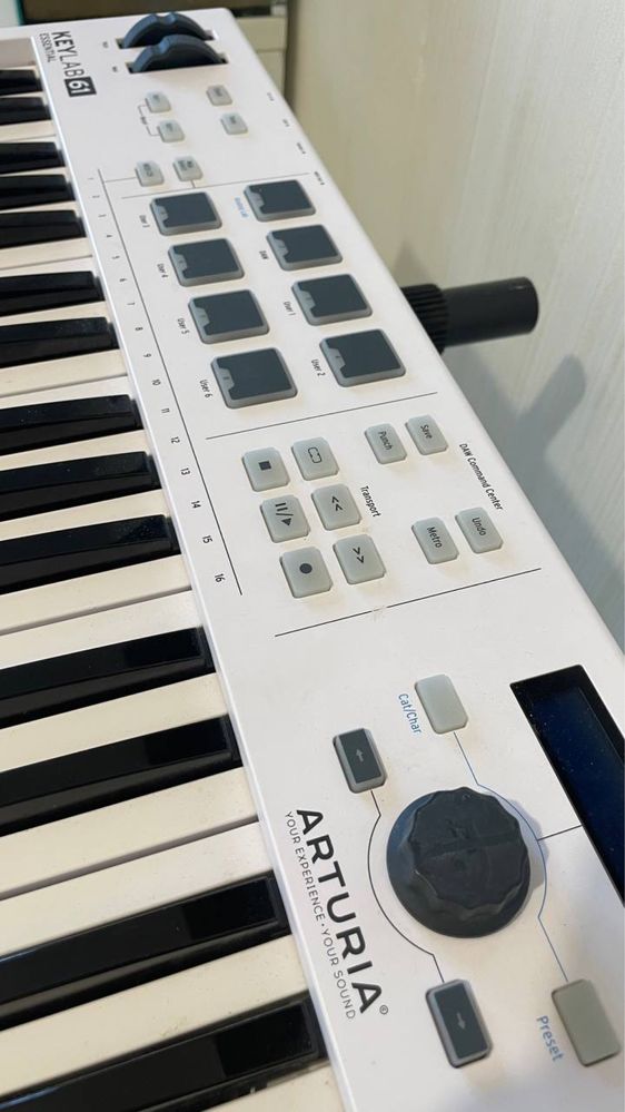 MIDI-клавіатура Arturia Keylab Essential 61 White