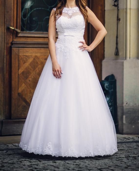 Suknia ślubna wyjątkowa ** 36/38 ** tiul, gipiura