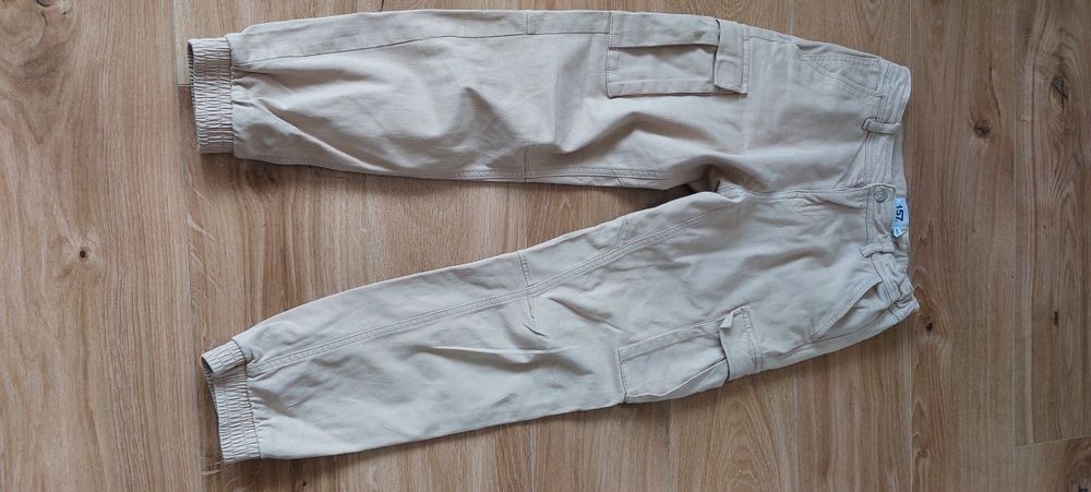 3 pary spodnie joggery 4F Reserved rozm. 157