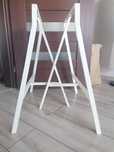 Lerberg Kozioł Ikea 
Szerokość 	60 cm
Wysokość 	70 cm
Głębokość	39 cm
