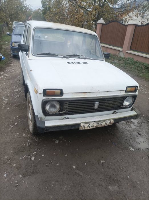 Продам ниву 2121