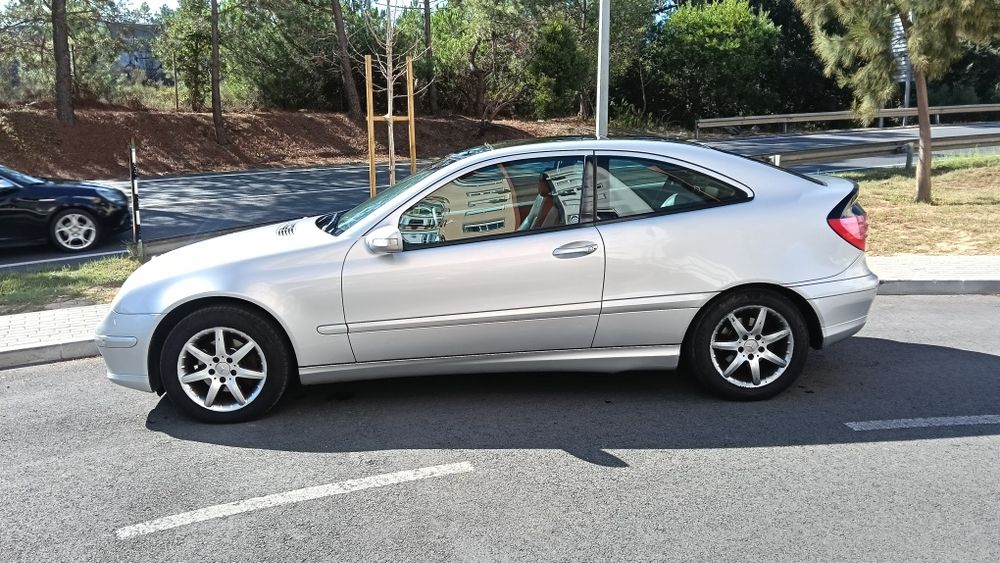 Mercedes C200 CDI Coupé impecável de motor
