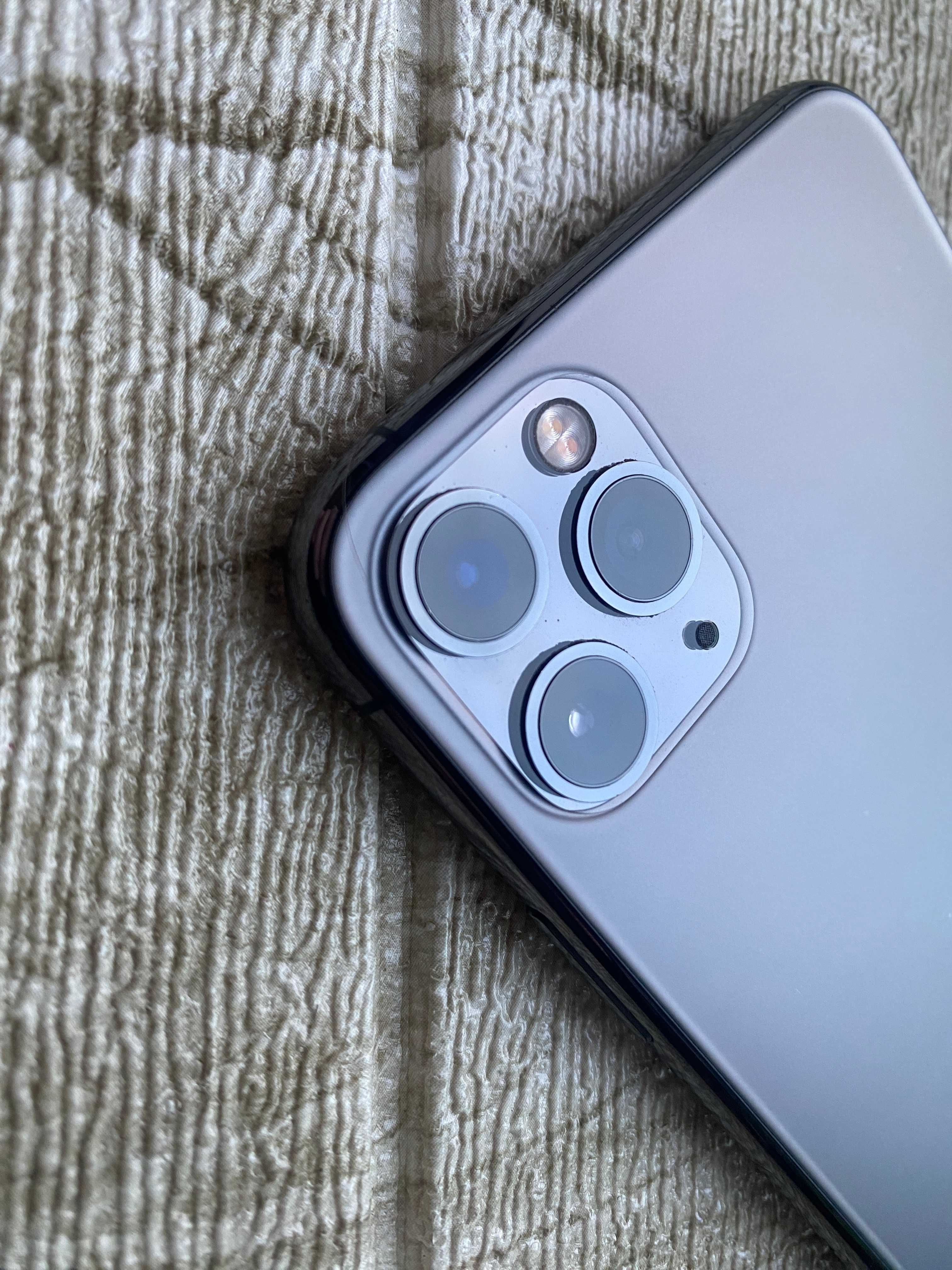 iPhone 11 Pro Max 64 neverlock отличное состояние
